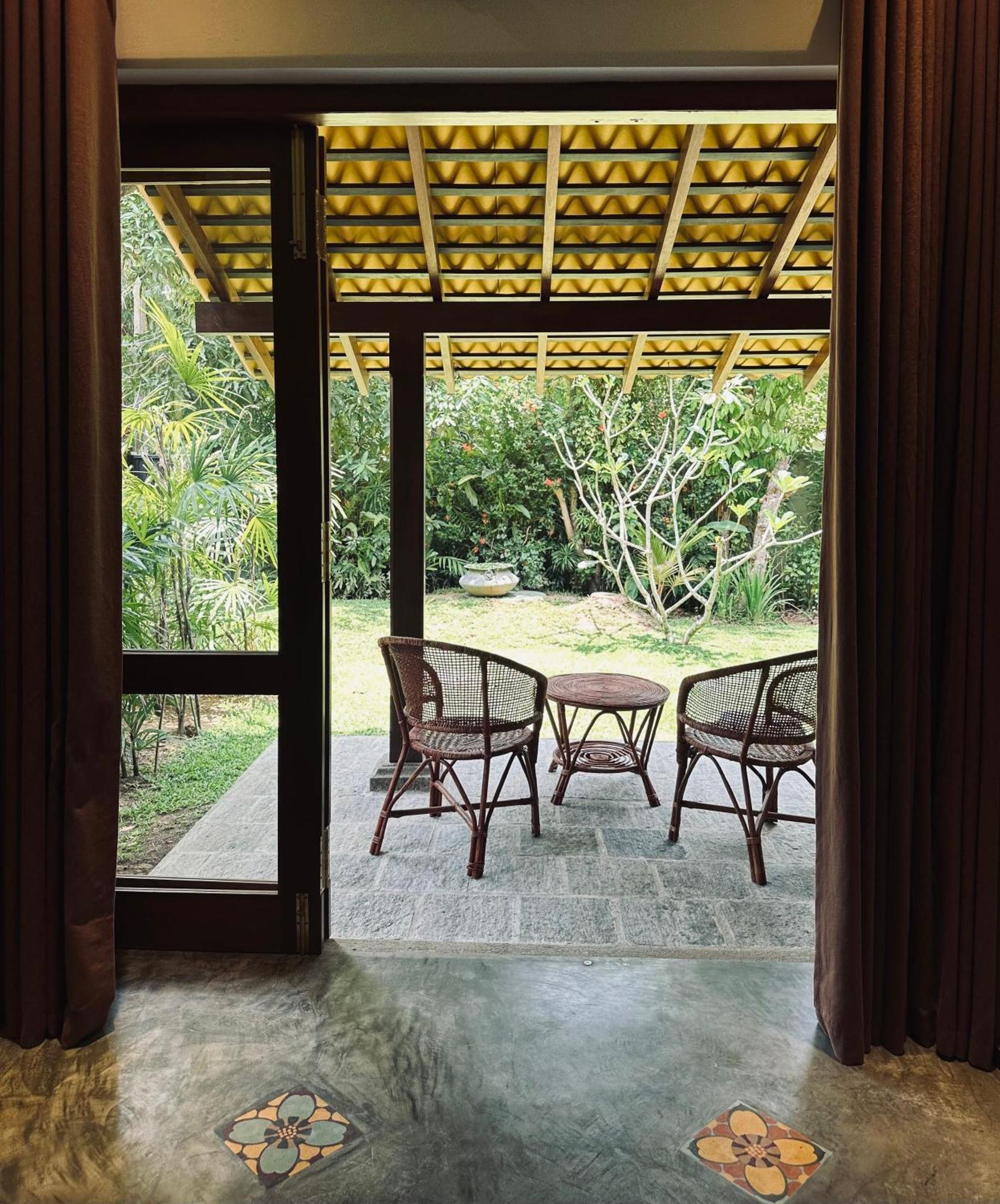 Dunes Unawatuna Hotel Exterior photo